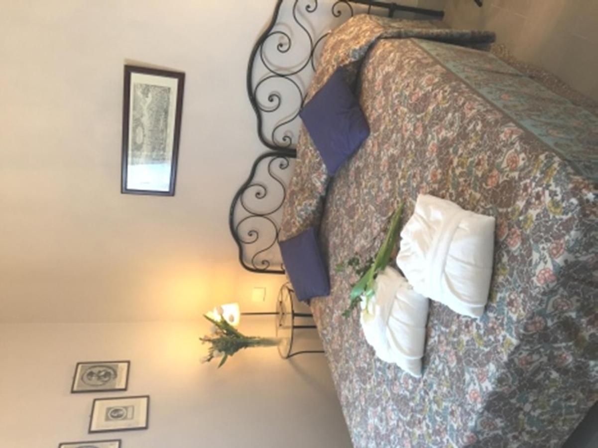 Agriturismo Fiamberta Bed and Breakfast Certosa di Pavia Exteriör bild