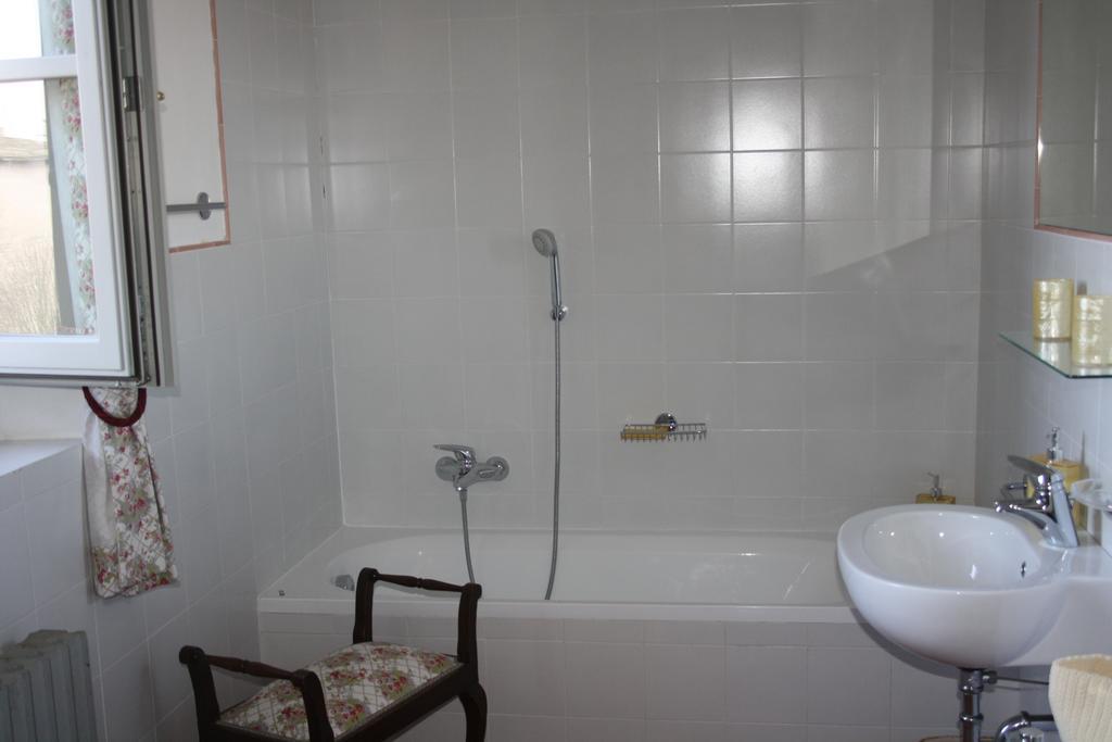 Agriturismo Fiamberta Bed and Breakfast Certosa di Pavia Rum bild