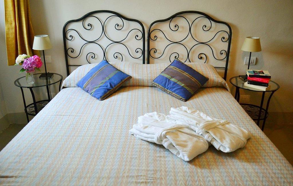 Agriturismo Fiamberta Bed and Breakfast Certosa di Pavia Exteriör bild