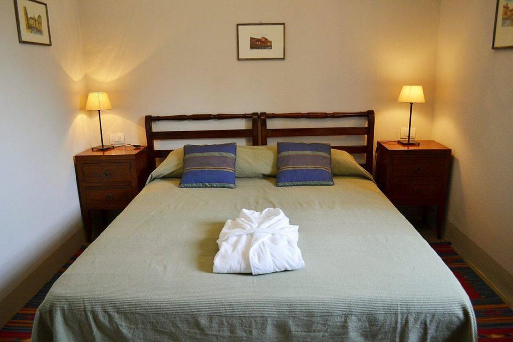 Agriturismo Fiamberta Bed and Breakfast Certosa di Pavia Exteriör bild