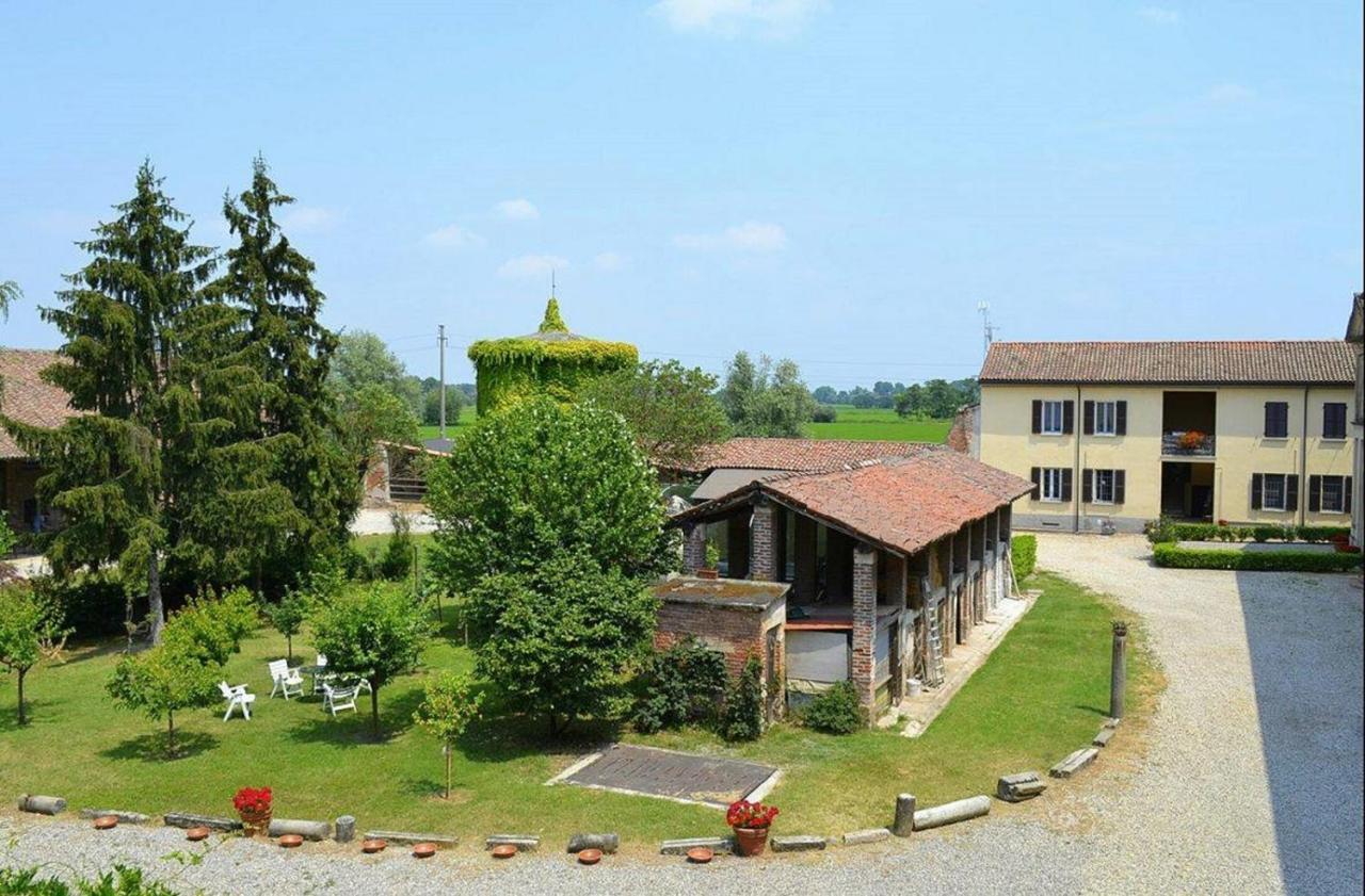 Agriturismo Fiamberta Bed and Breakfast Certosa di Pavia Exteriör bild